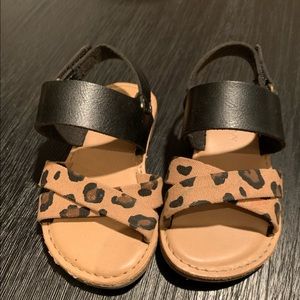 Old Navy Toddler leopard sandals sz. 6